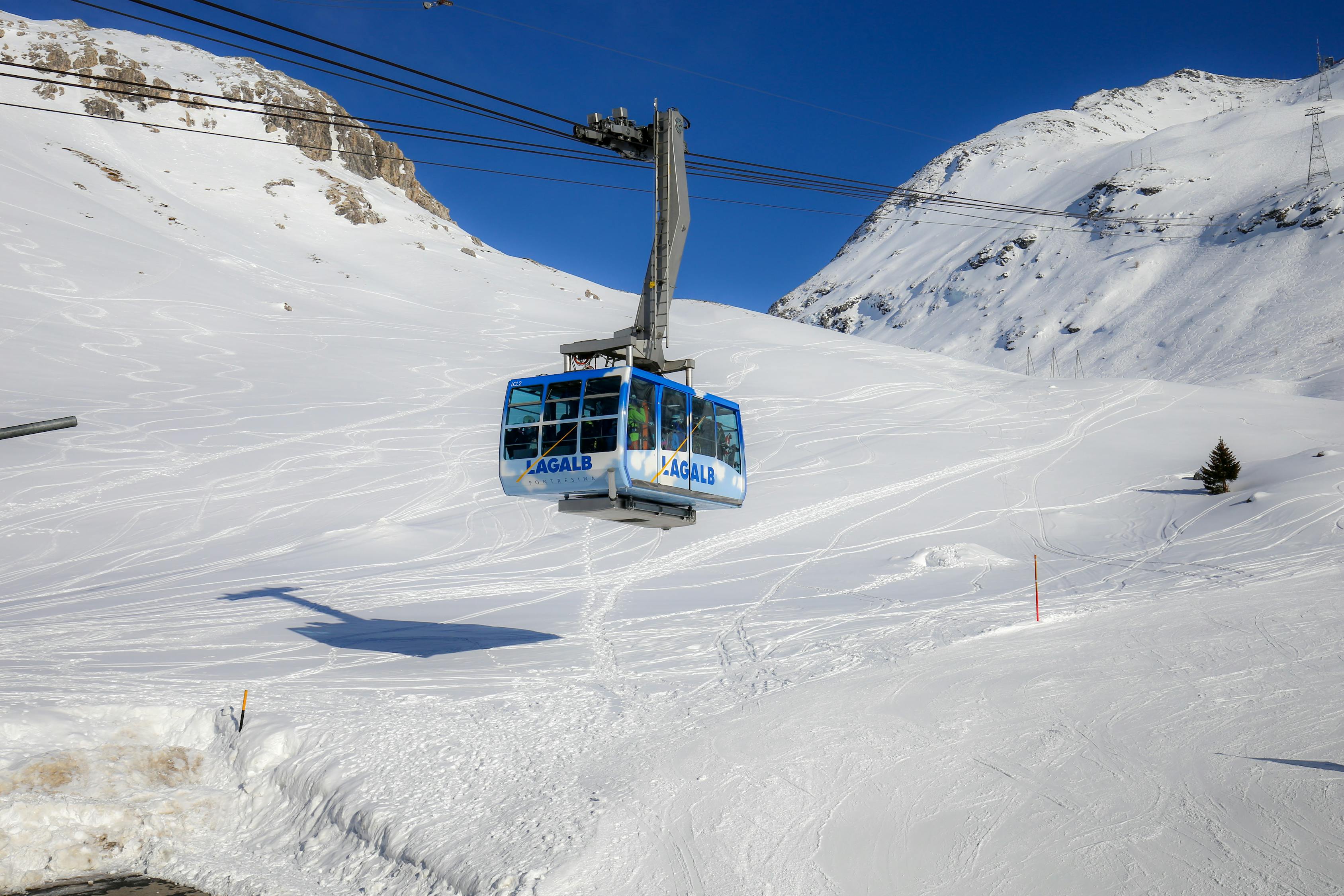 梅里雪山天气预报梅里雪山天气预报，探索神秘之巅的必备指南  第2张